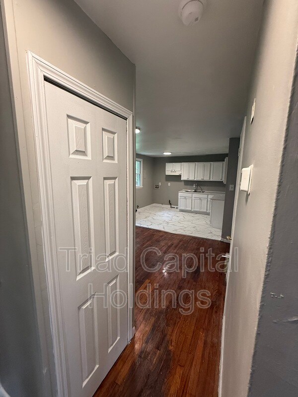 Building Photo - 2736 Teresa Ave