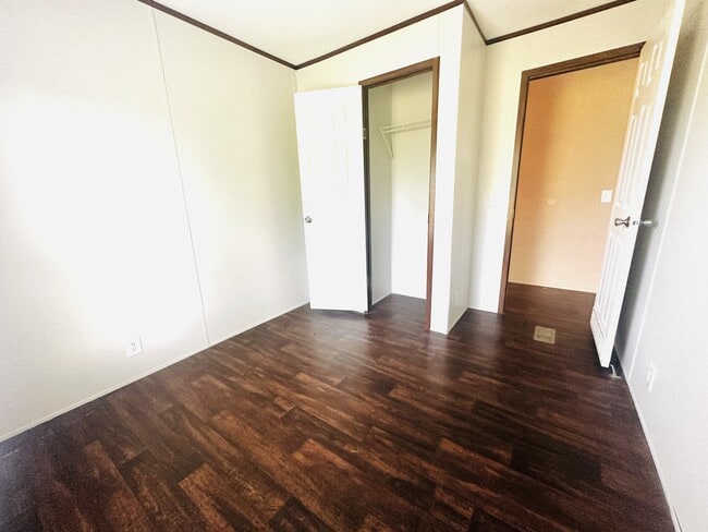 Building Photo - 207 Juniper Rd