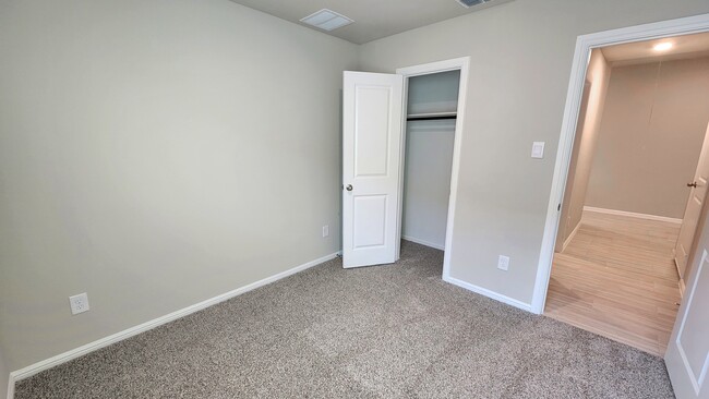 Building Photo - 16429 Severn Ln