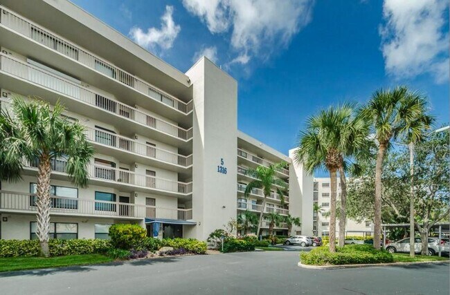 Building Photo - 1316 Pasadena Ave S