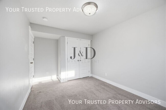 Building Photo - 960 S 2040 W