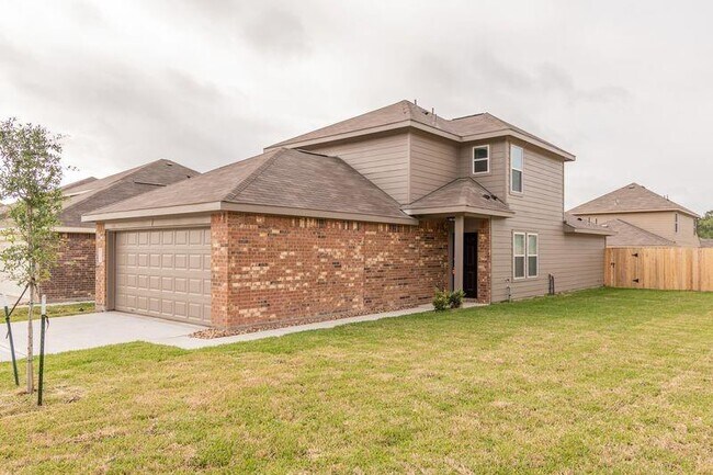 Primary Photo - 445 Upper Creek Dr
