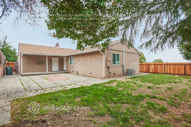 Building Photo - 500 Baywood Dr