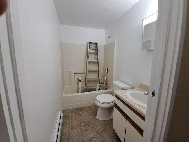 Building Photo - 64 Converseville Rd