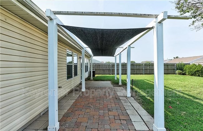 Building Photo - 15405 Acacia Rd