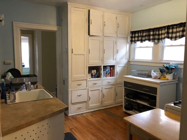 Building Photo - 3358 N Downer Ave