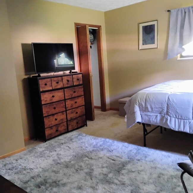 Building Photo - 116 Hidden Valley Dr