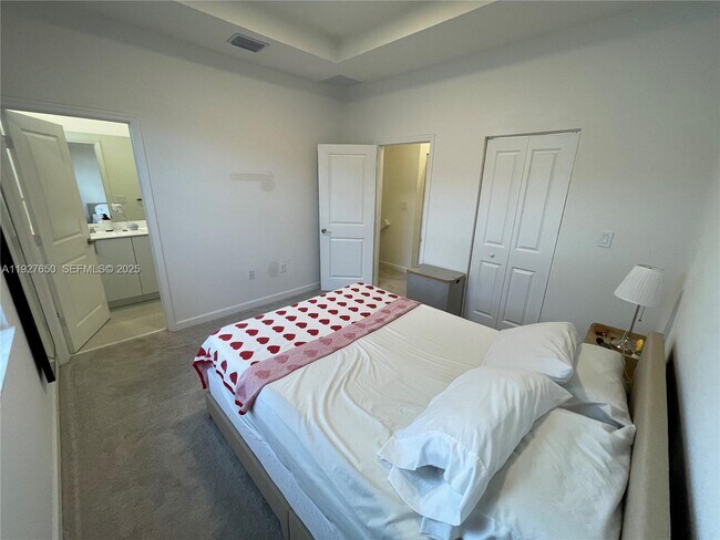 Building Photo - 12868 SW 232nd Ln