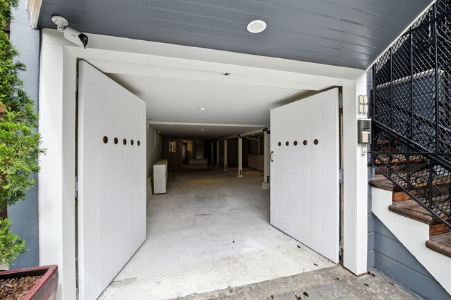 Building Photo - 148 Fillmore St