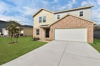 Building Photo - 15665 Briar Frst Dr