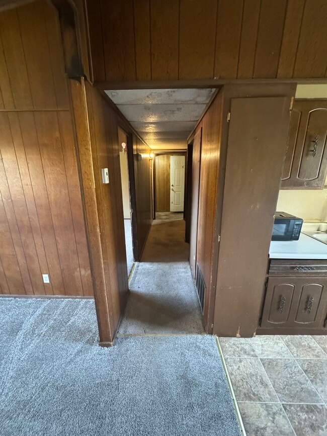 Building Photo - SR 15