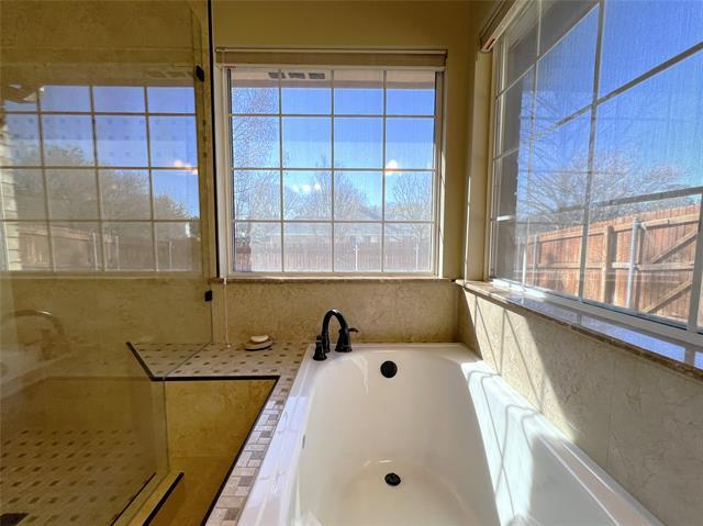 Building Photo - 10401 Forrest Dr