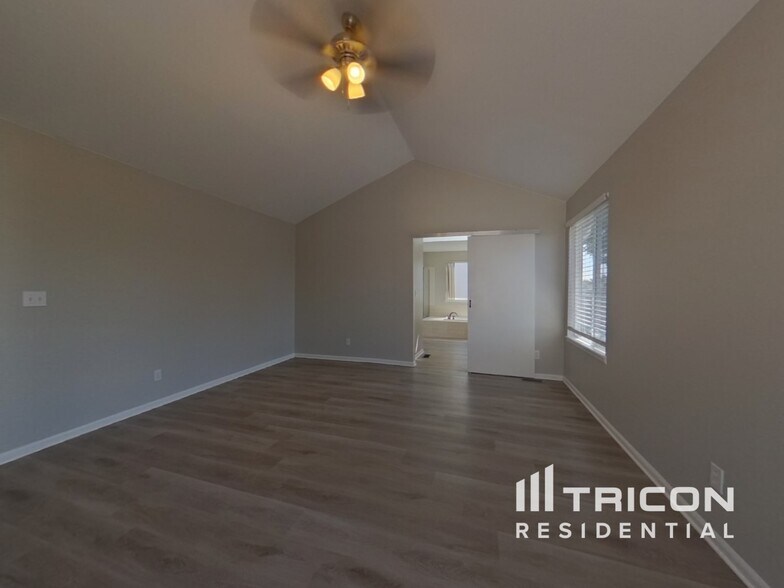 Building Photo - 5123 S Ouray Ct