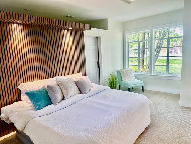 Building Photo - 4406 Airport Blvd