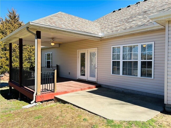 Building Photo - 15 Mills Dr