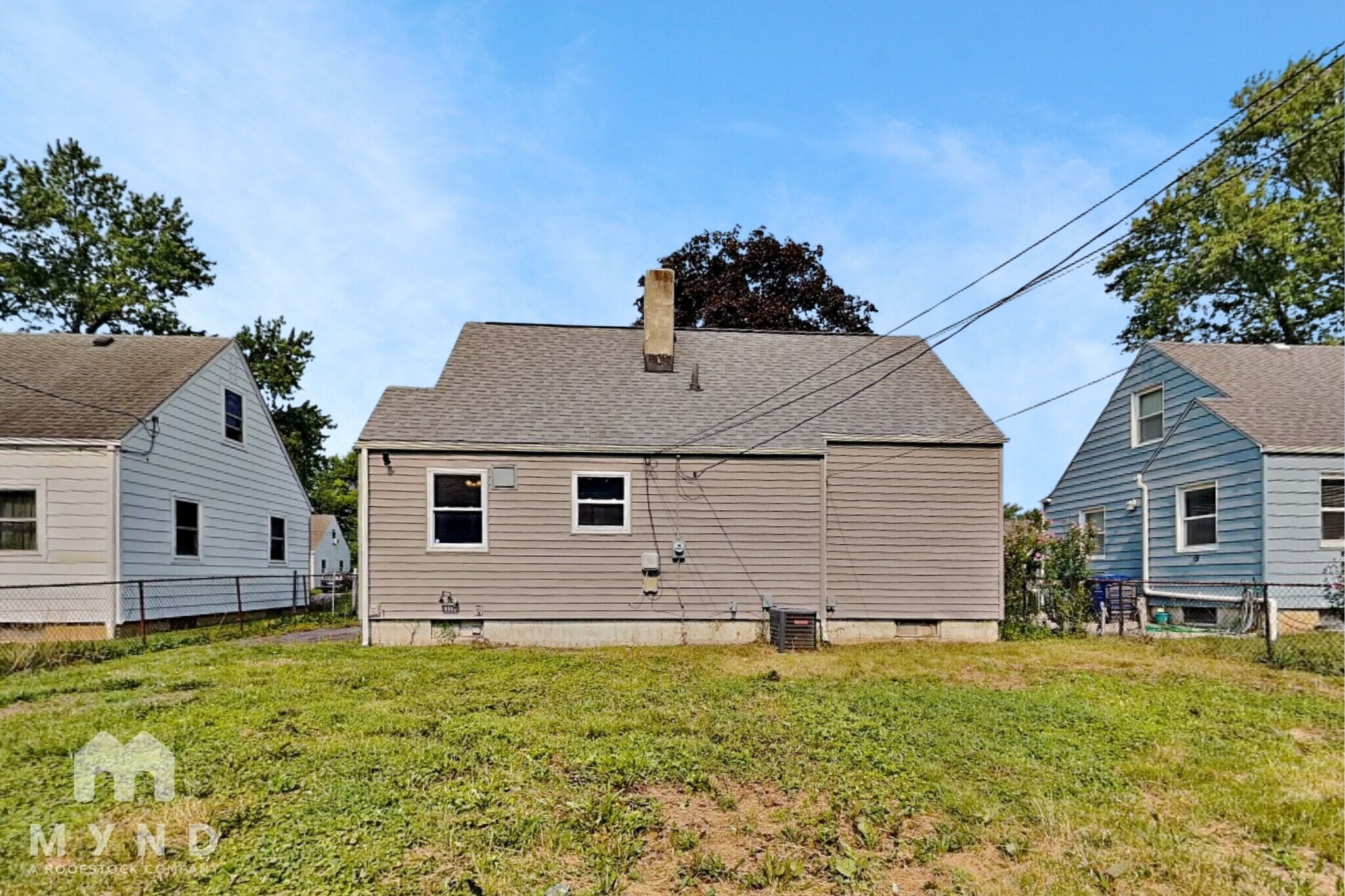 Building Photo - 3420 Medina Ave