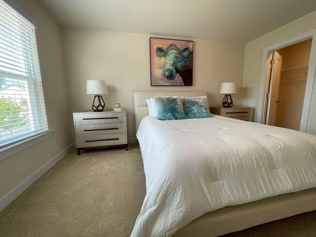 Building Photo - Heron | 3 Bed 2.5 Bath | Garage | 1800 sf