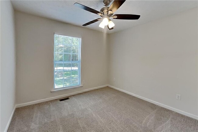 Building Photo - 6460 River Hill Dr