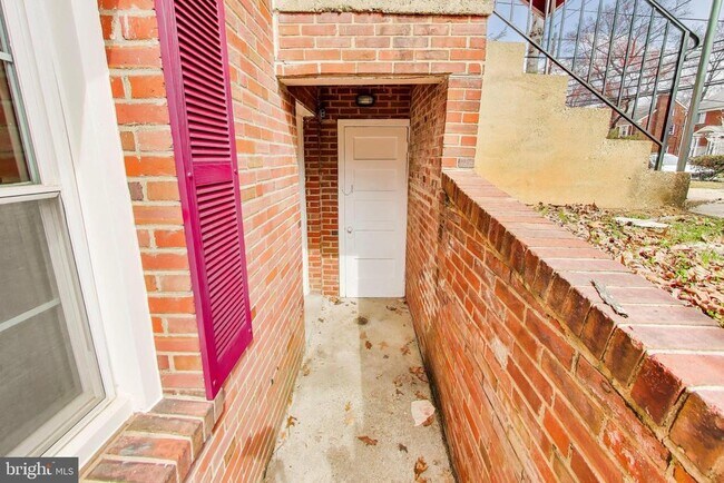 Building Photo - 8414 Flower Ave