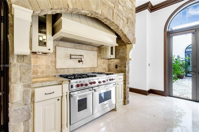 Building Photo - 9801 SW 60th Ct