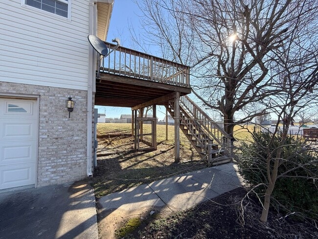 Building Photo - Spacious 3-Bedroom Home with Huge Basement, Garage, and Scenic Country Views