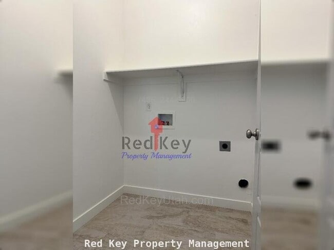 Building Photo - Osprey Dr. Single Family Home