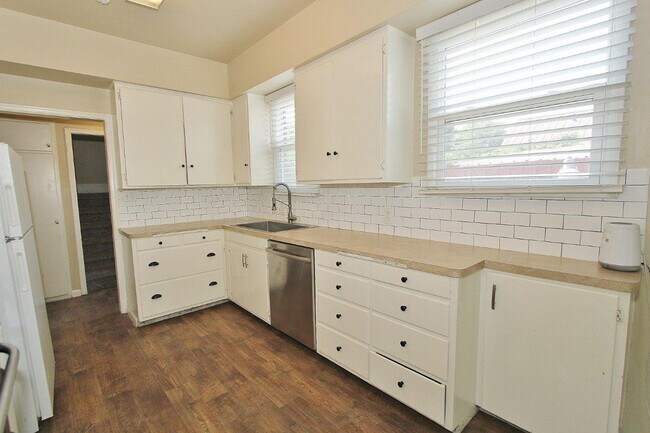 Building Photo - Charming Home in Caldwell
