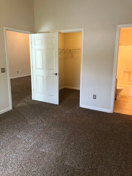 Building Photo - 3631 Kirkpatrick Cir