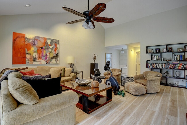 Building Photo - 19550 Sawgrass Dr