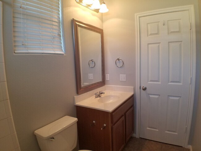 Building Photo - 2502 Allred Dr