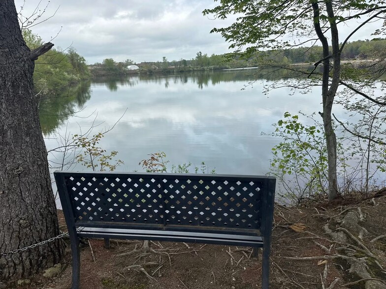 Building Photo - 37 Grandview Dr