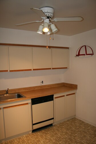 Building Photo - 4000 Gypsy Ln
