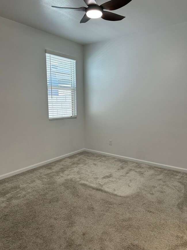 Building Photo - Single story 4bedroom home in North Copper Canyon