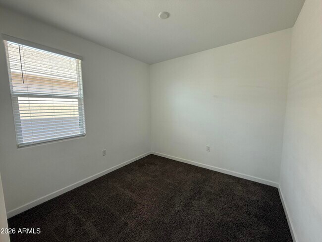 Building Photo - 2474 W Sable Ave