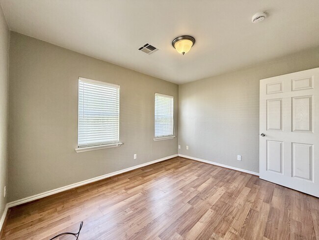 Building Photo - 2604 NW 50th St