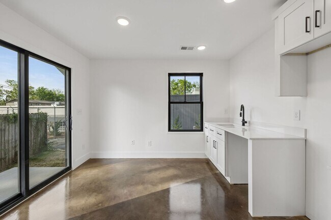 Building Photo - Fabulous 1 bedroom East Nashville New Construction