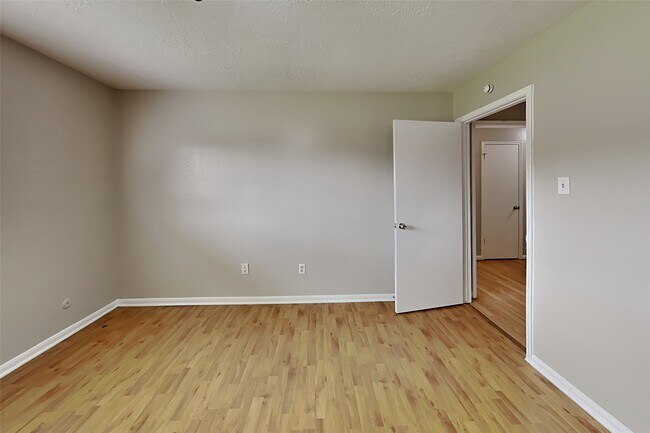 Building Photo - 4313 Lariat Dr