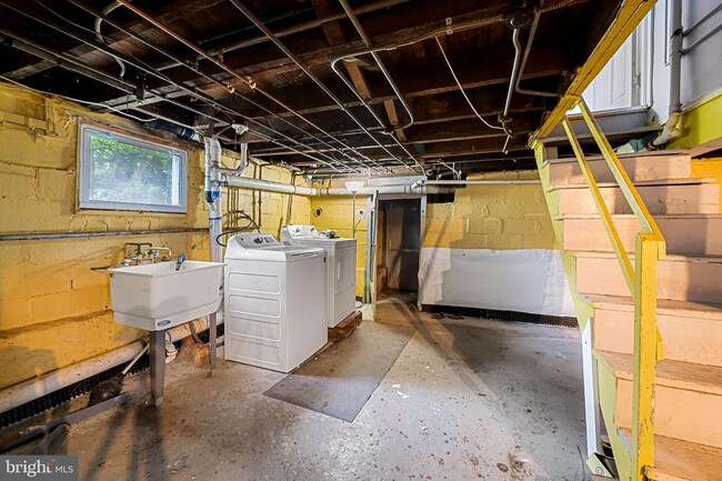 Building Photo - 3727 Milford Ave