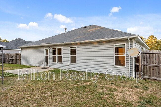 Building Photo - 111 Angel Oak Dr