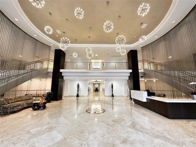 Building Photo - 511 SE 5 Ave