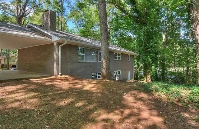 Building Photo - 1810 Teasley Dr SE