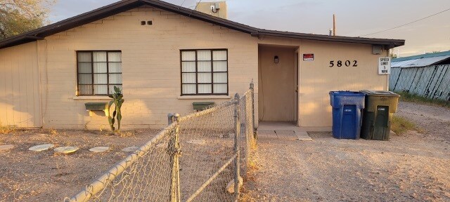 Primary Photo - 5802 E 24th St