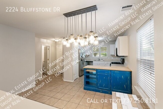 Building Photo - 2224 Bluffstone Dr