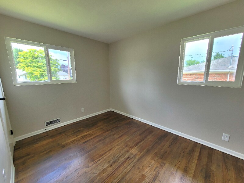 Building Photo - 3952 Marie Dr