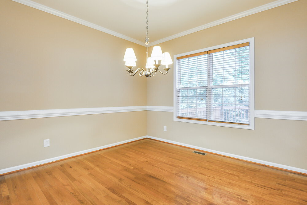 Building Photo - 136 Roan Dr