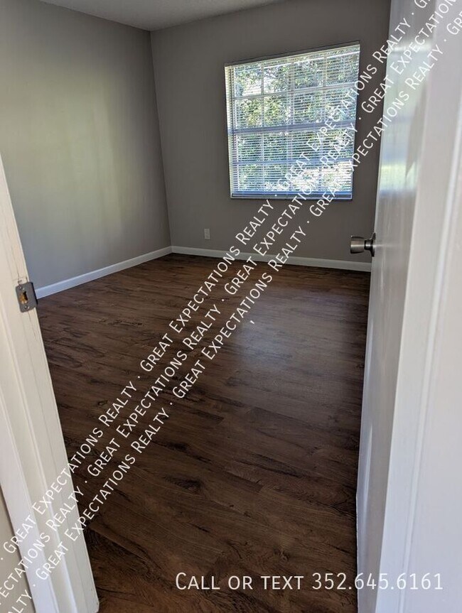 Building Photo - 125 SE 13th Ave