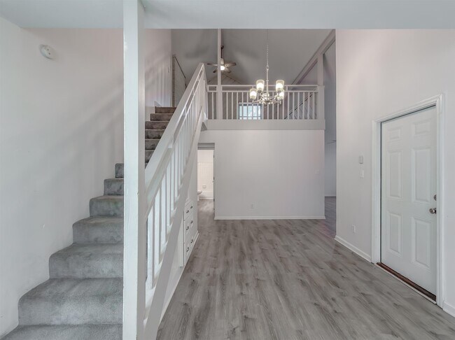 Building Photo - 3200 Langley Cir