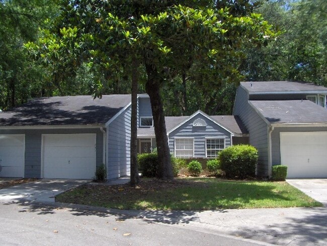 Building Photo - Mill Pond accross from G'ville Health and Fitness