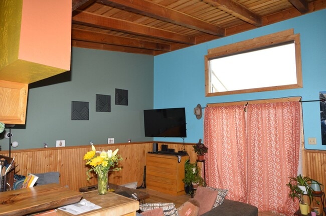 Building Photo - 2 Bed / 2 Bath Condo for Rent – Riverbend Subdivision, Crested Butte