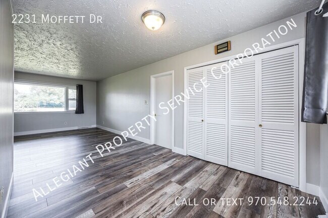 Building Photo - 2231 Moffett Dr